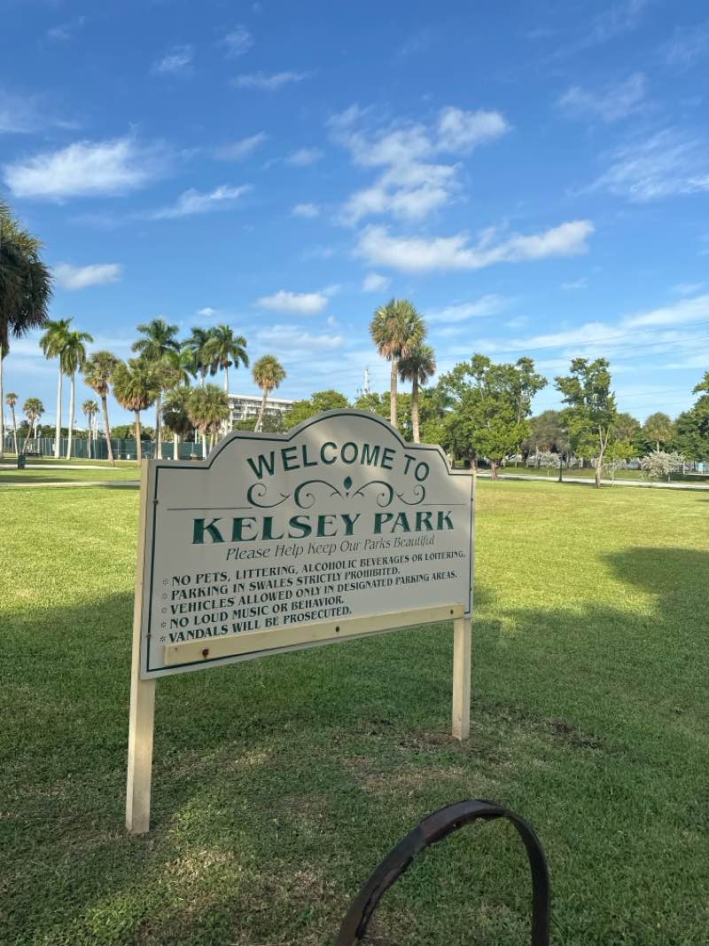 walking near me in Kelsey Park in autumn