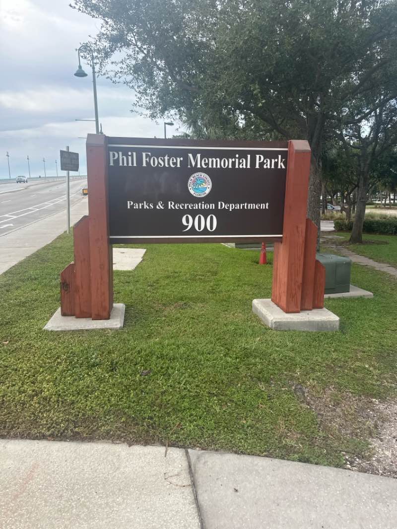 walking near me in Lakeside Park in winter