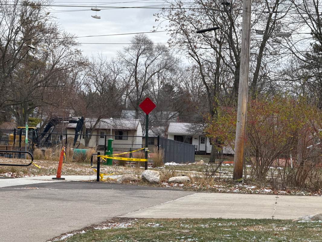 walking near me in Stoddard Park in autumn