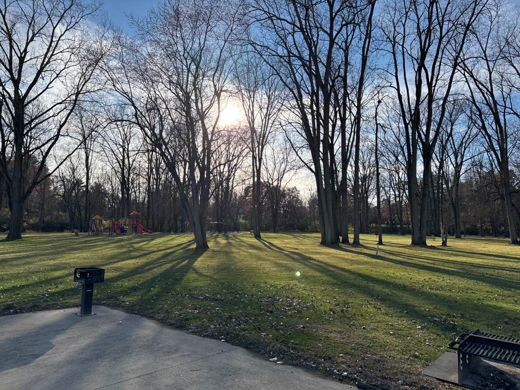 walking near me in Wonch Park in autumn