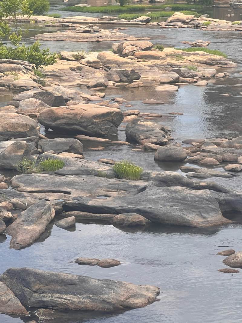 walking near me in Kanawha Plaza in winter