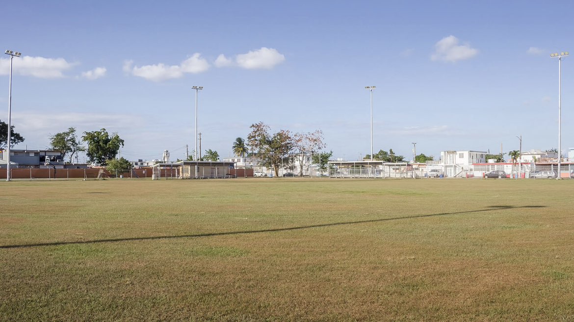 walking near me in Parque Los Ángeles in winter