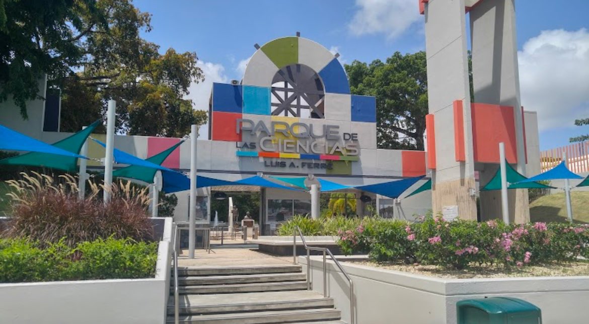 walking near me in Luis A. Ferré Science Park in winter