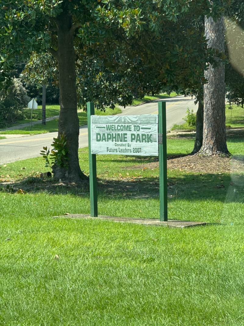 walking near me in Daphne Park in summer