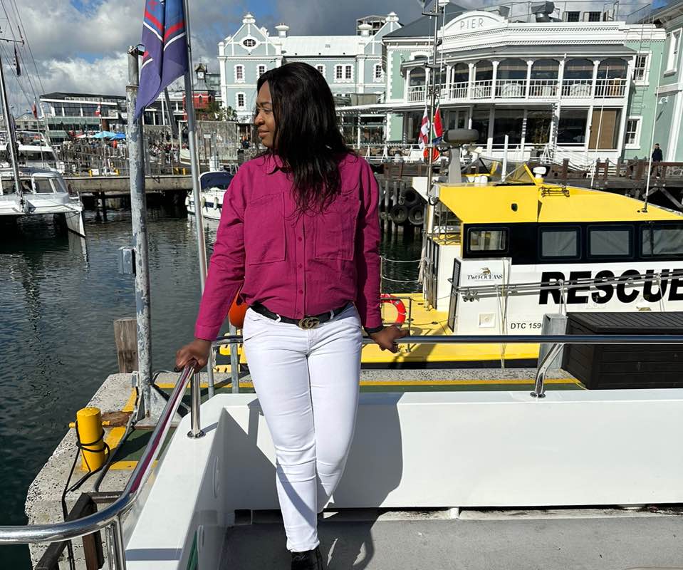 Clarisse Muakana profile