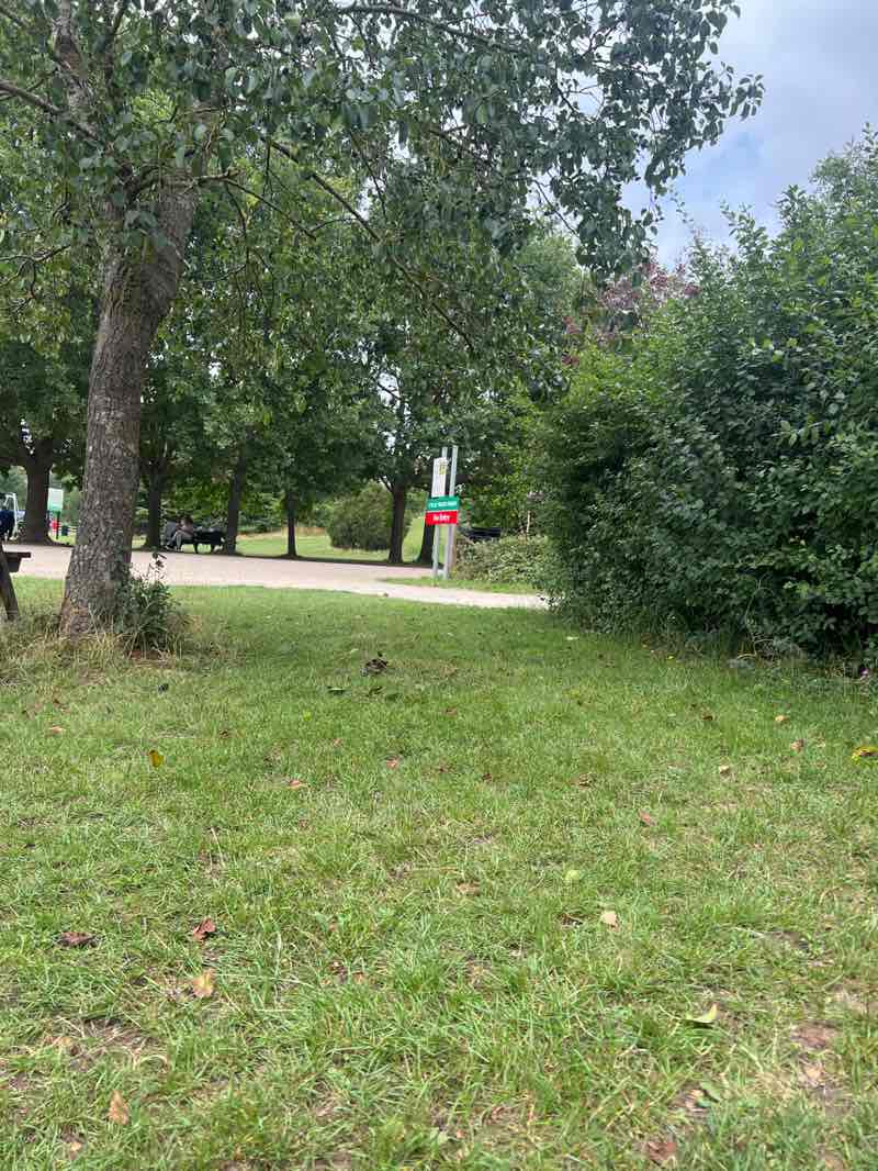 walking near me in Rushcliffe Country Park in autumn