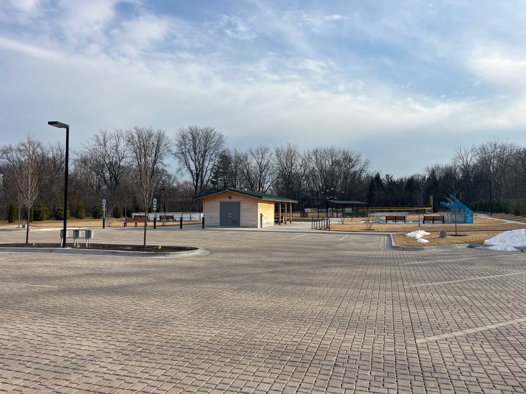 walking near me in Midway Park in winter