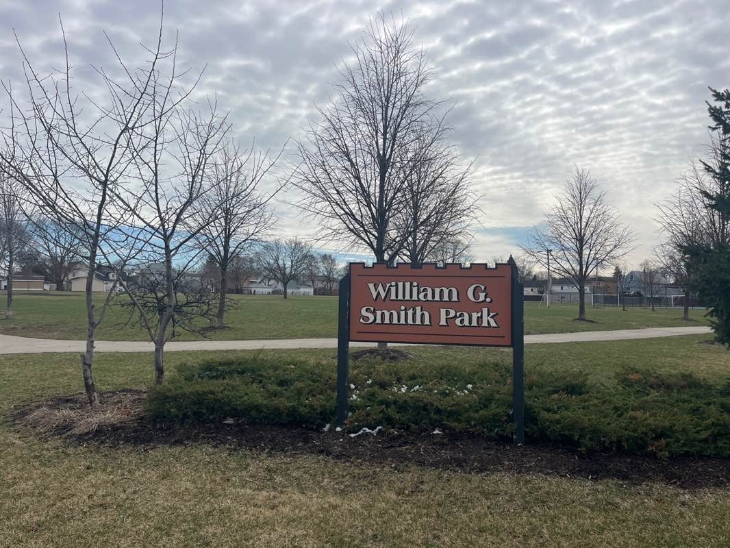 walking near me in Smith Park in spring