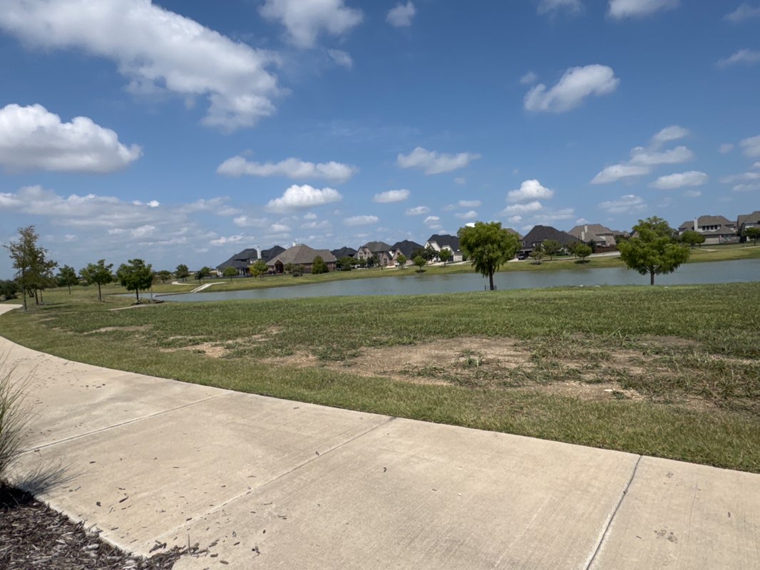 walking near me in Hudson Park in autumn