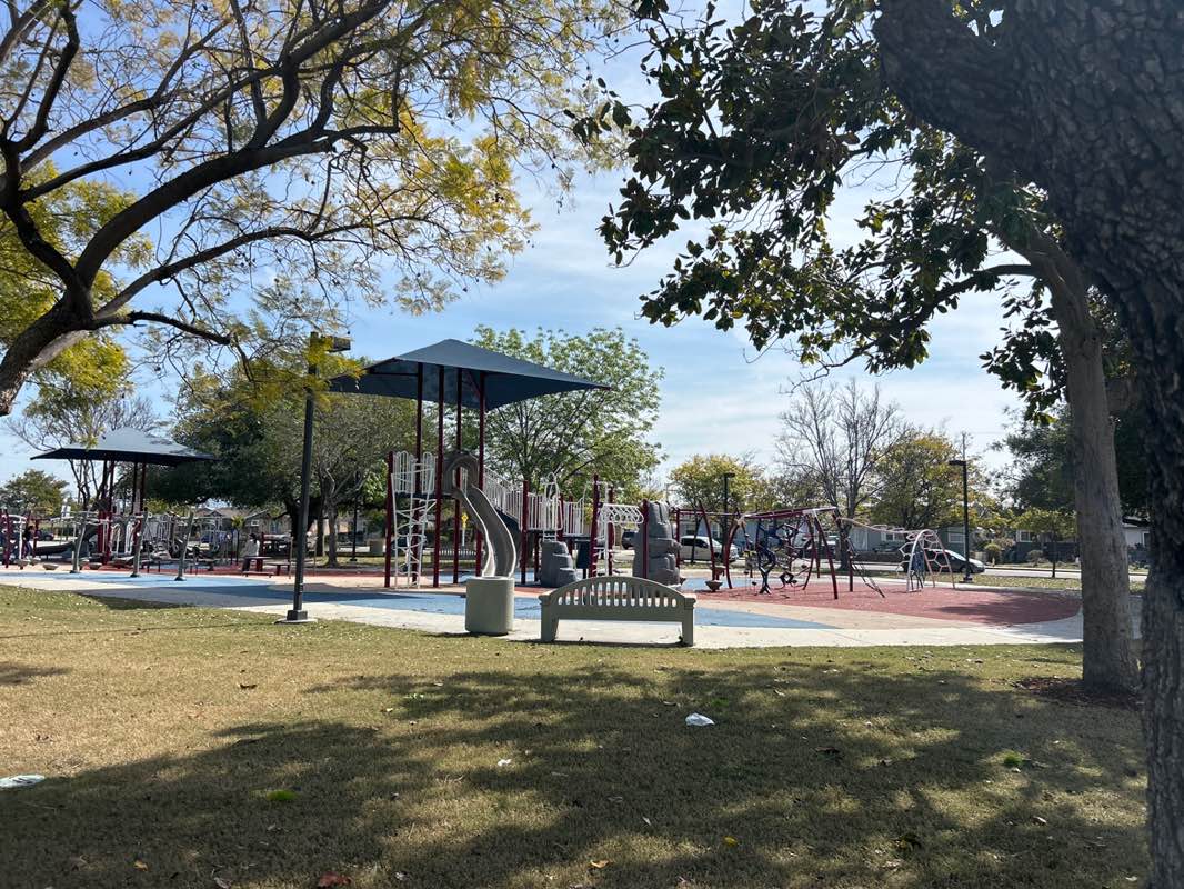 walking near me in Irwindale Park in winter