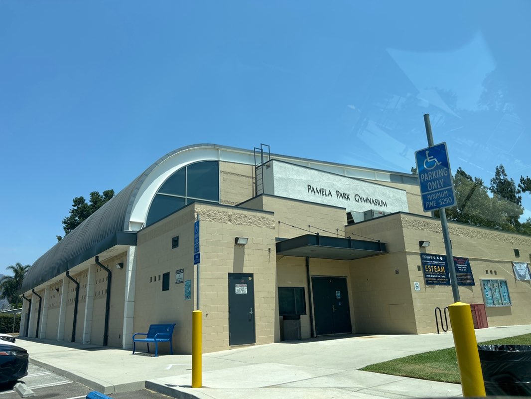 walking near me in Pamela Park in autumn