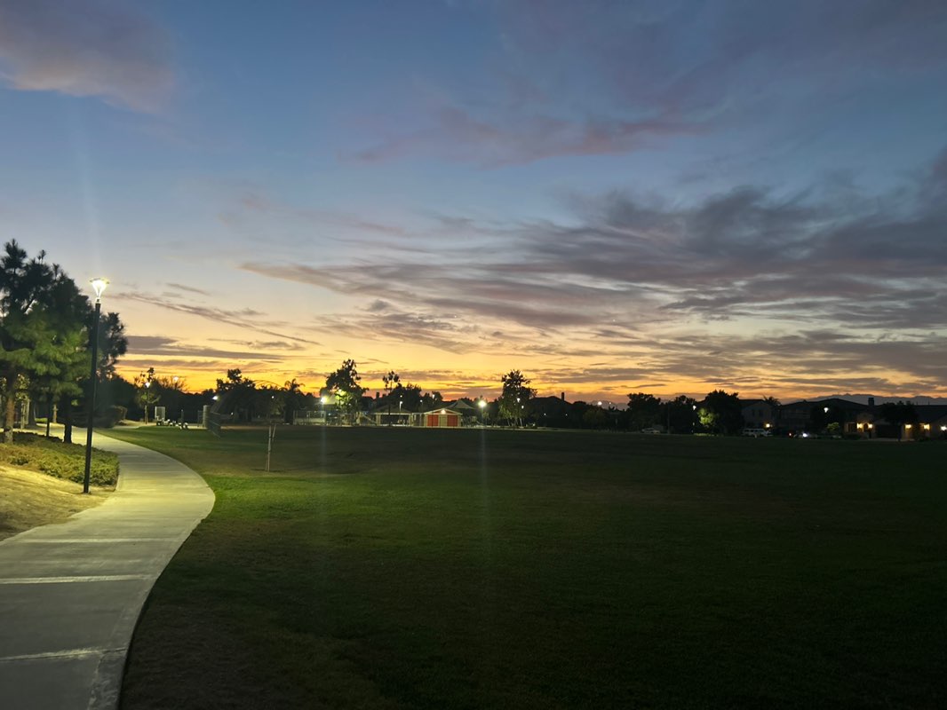 walking near me in Half Moon Park in autumn