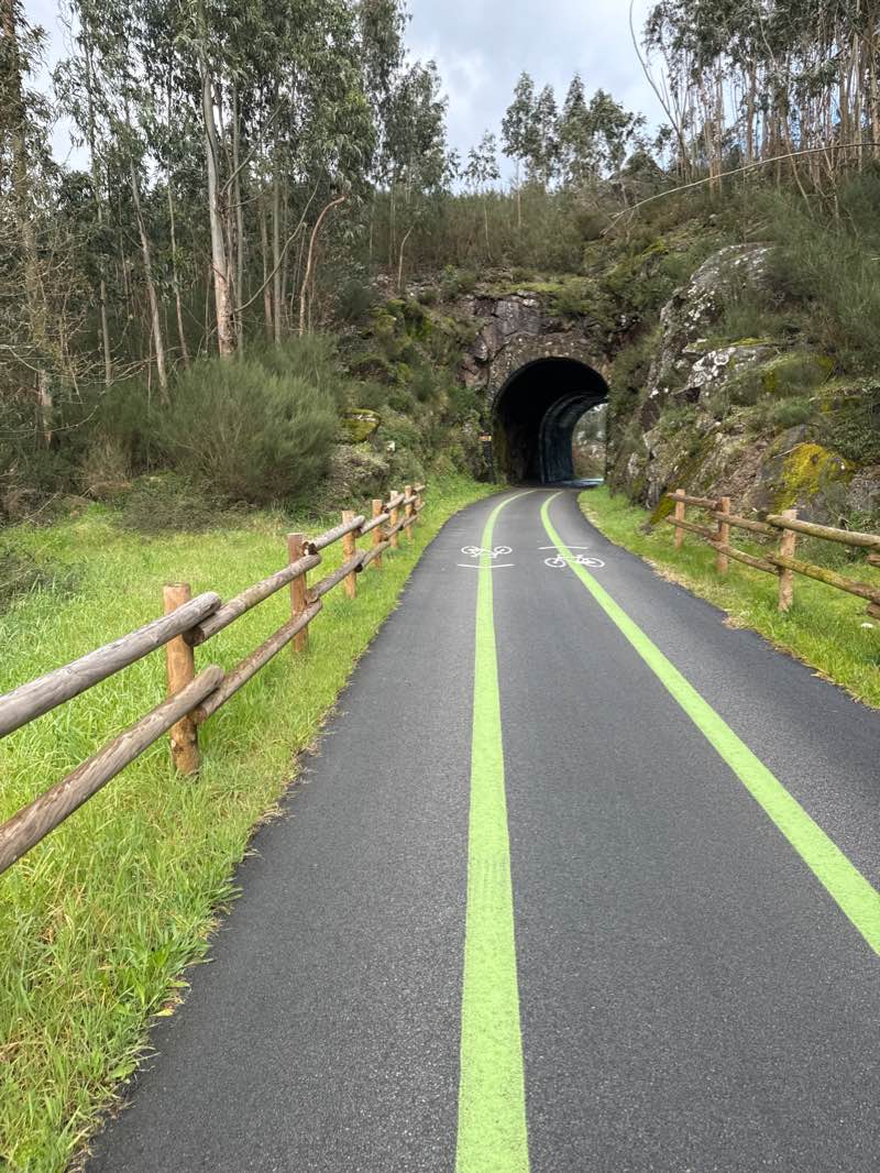 walking near me in Parque Urbano in winter