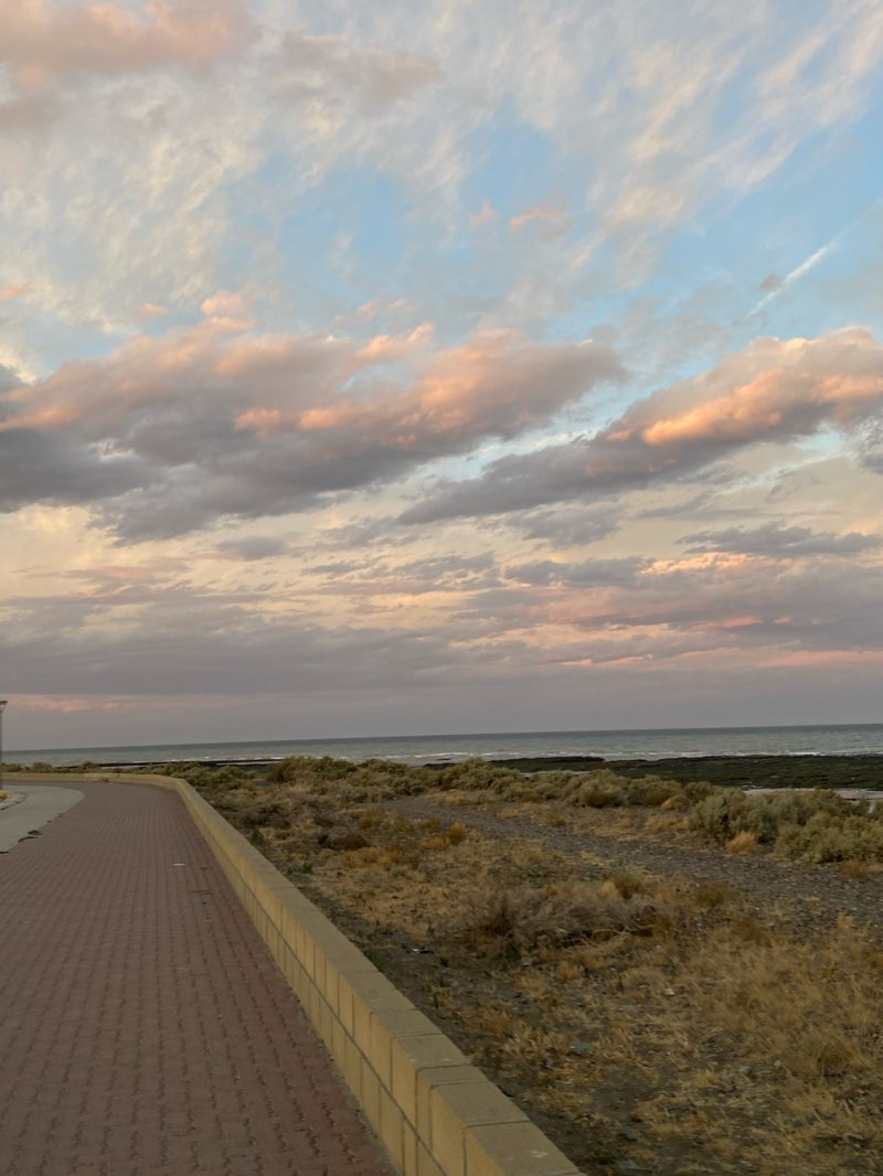 walking near me in Costanera in summer