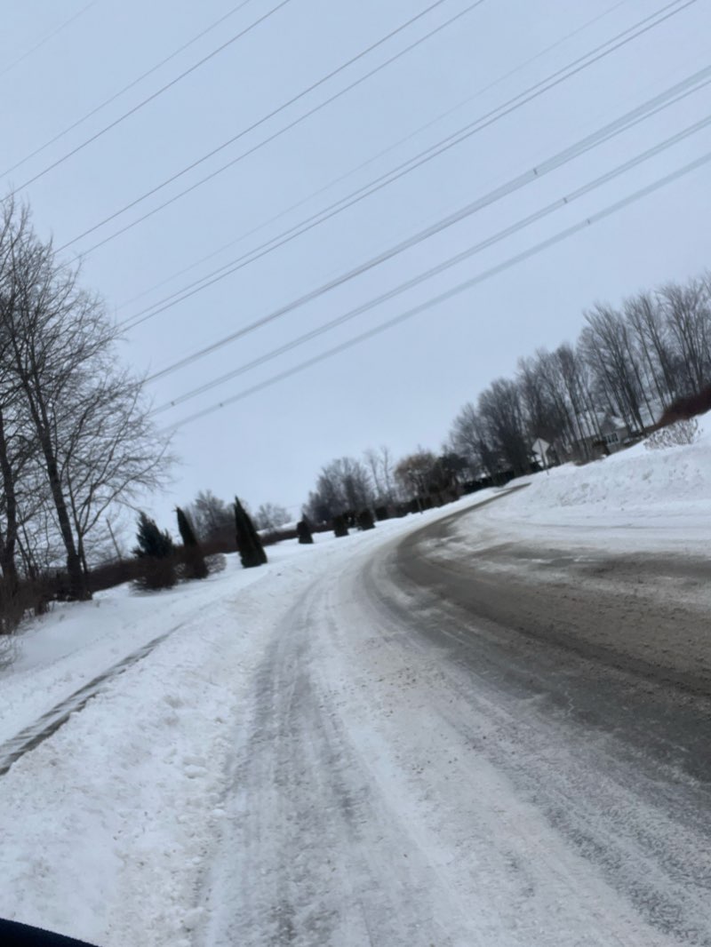 walking near me in Parc Pablo-Picasso in winter