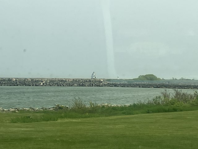 walking near me in Lakeview Park in summer