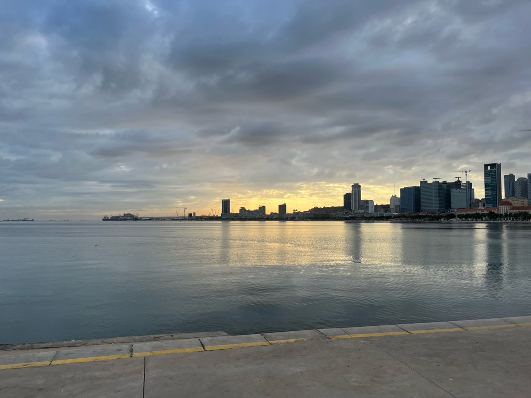 walking near me in Praça da República in autumn
