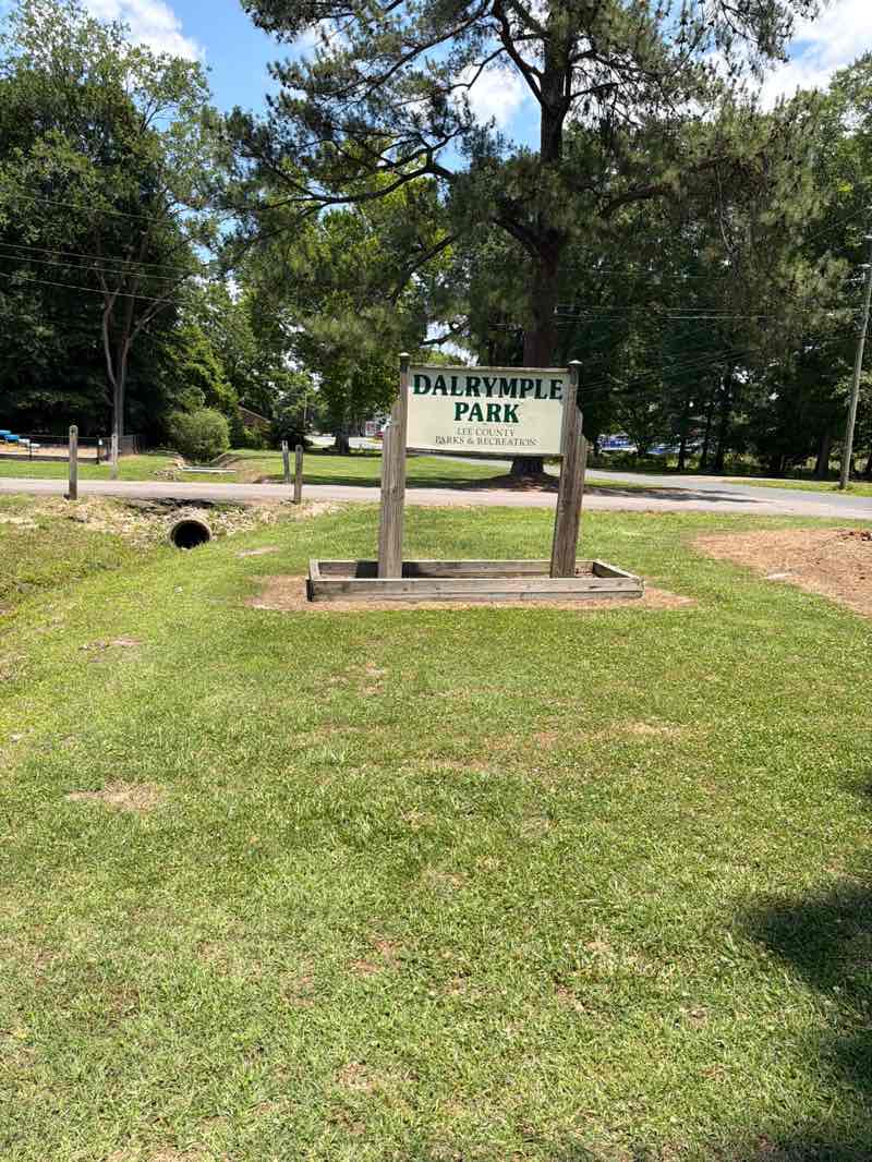 walking near me in Dalrymple Park in summer