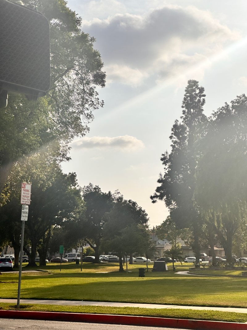 walking near me in Montebello City Park in spring