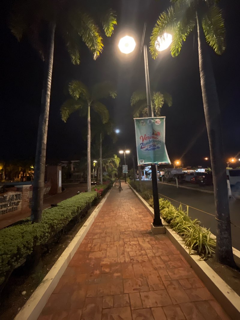 walking near me in Paseo del Mar in spring