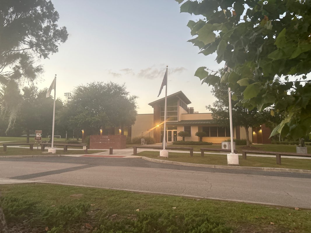 walking near me in Veterans Memorial Park in autumn