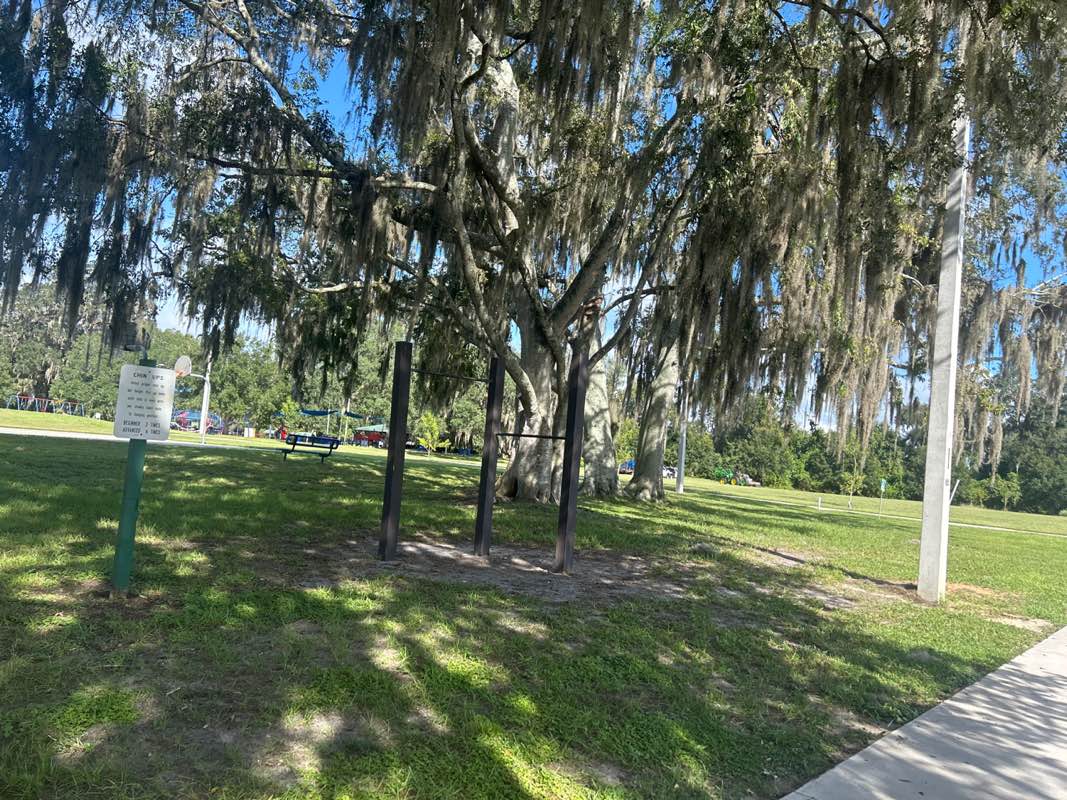 walking near me in Veterans Memorial Park in autumn