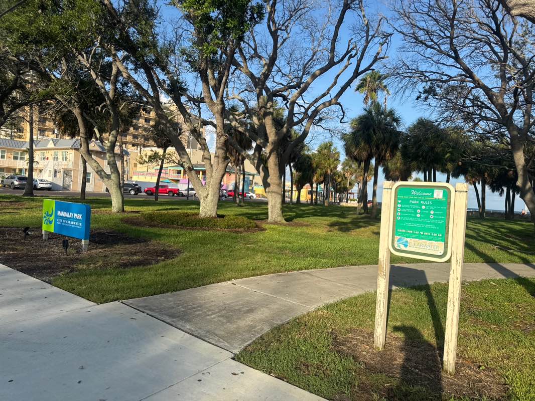 walking near me in Mandalay Park in autumn