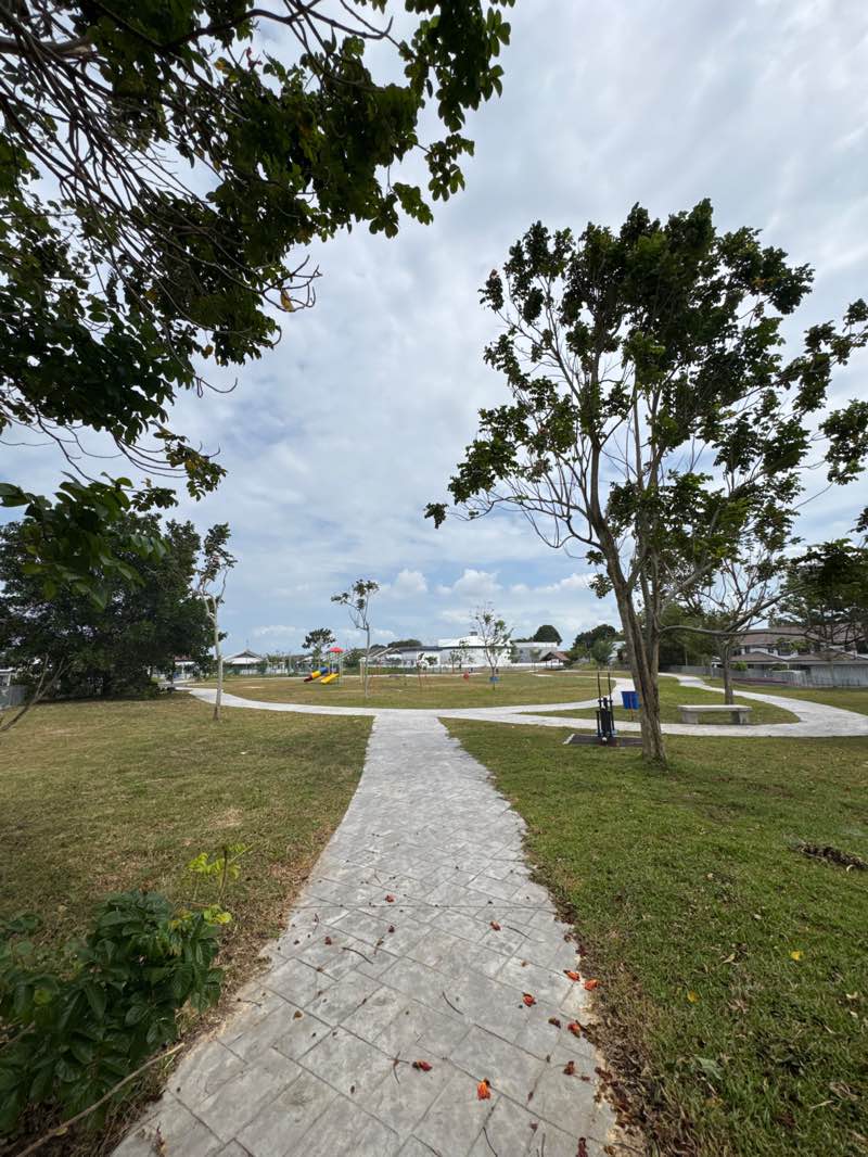 walking near me in Bertam Impian Park in winter