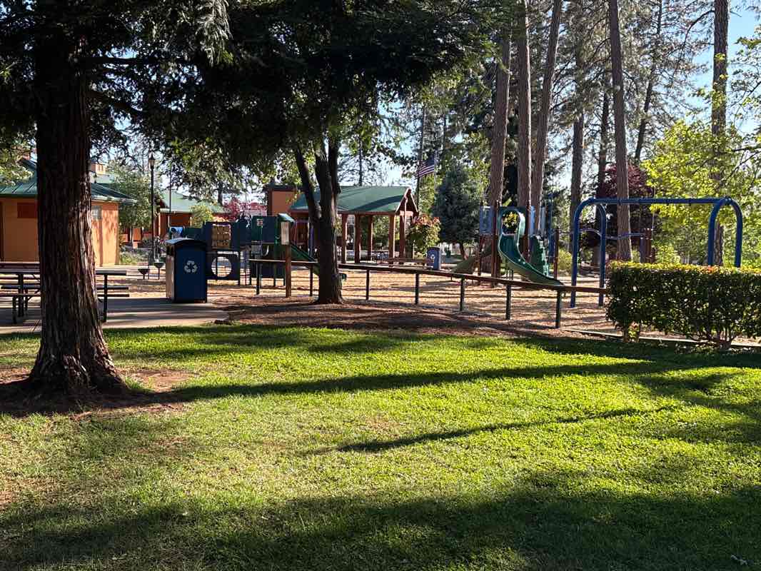 walking near me in Terry Ashe Park in spring