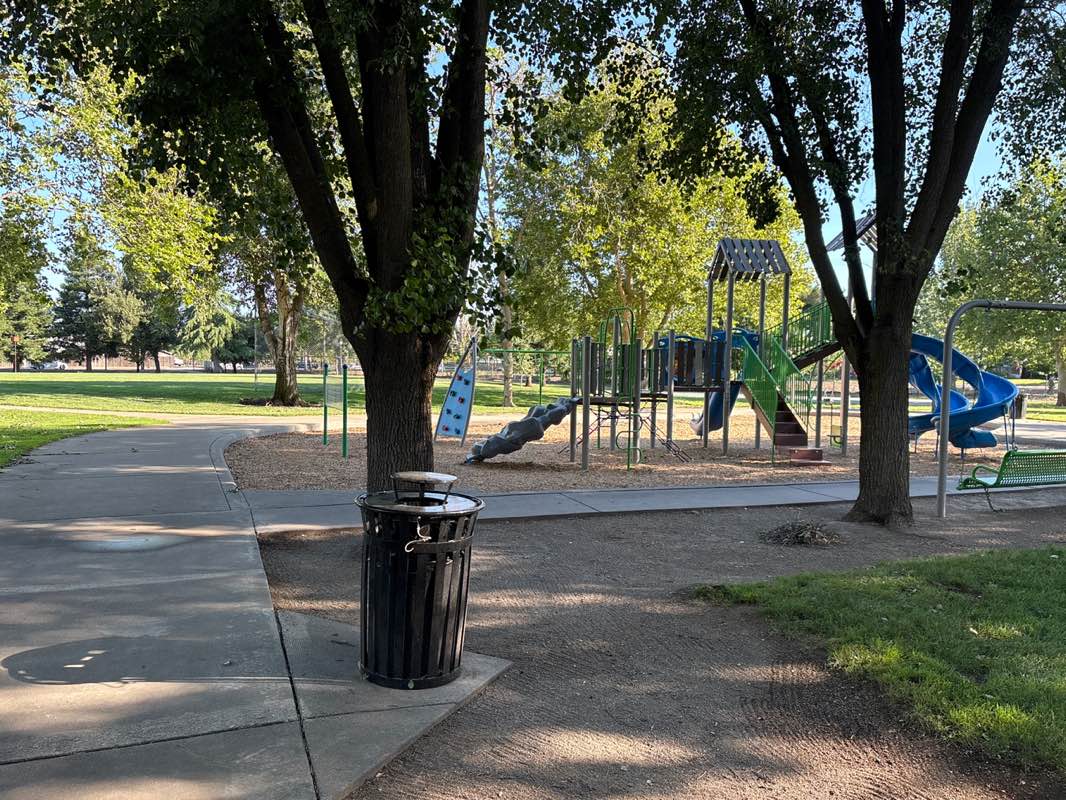 walking near me in Oak Way Park in summer