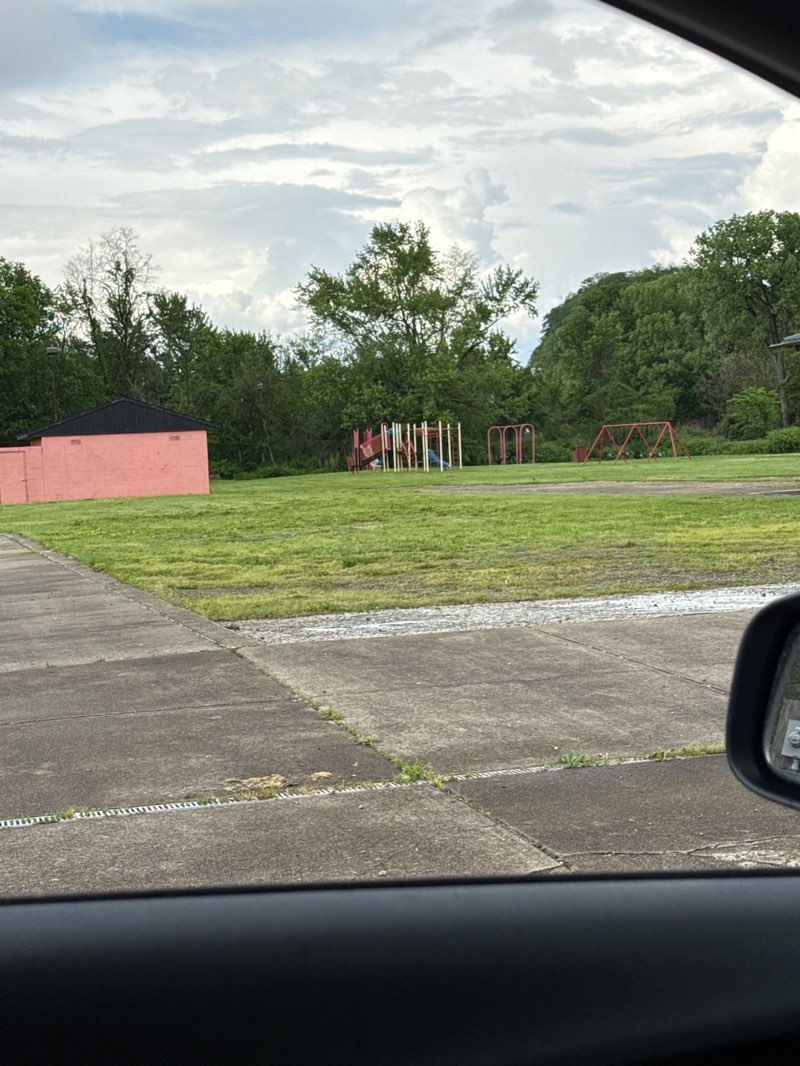 walking near me in 15th Street Park in spring