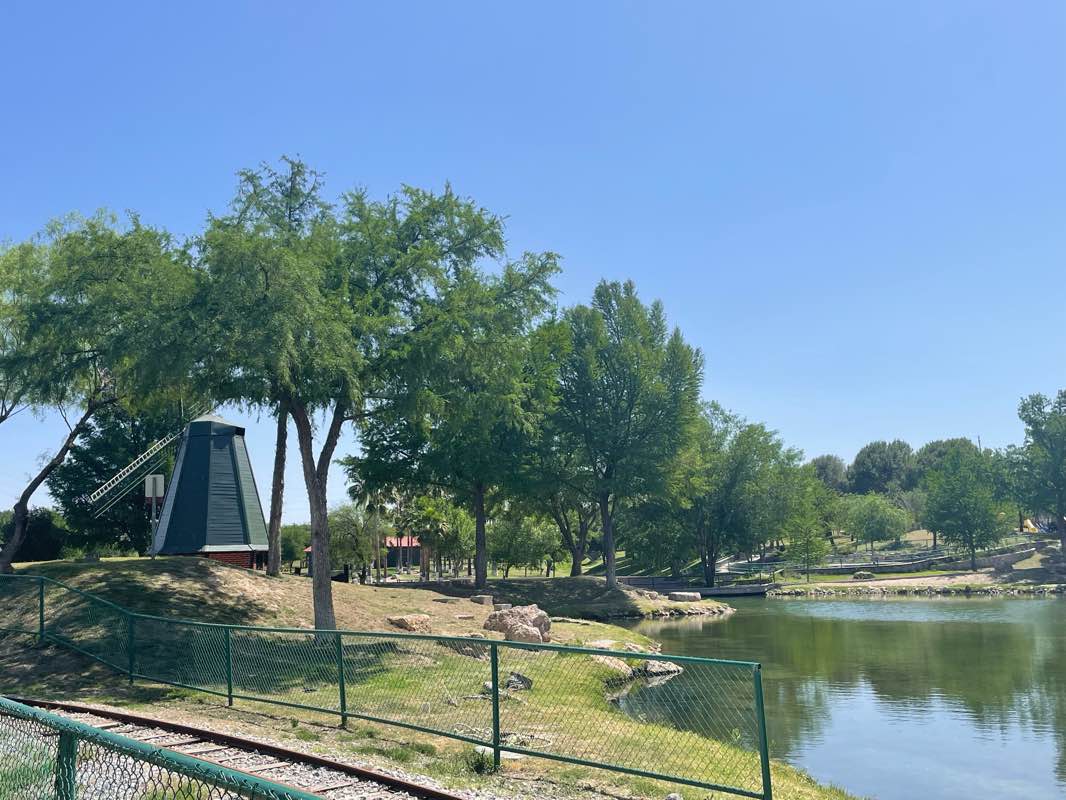 walking near me in xochipilli II in winter