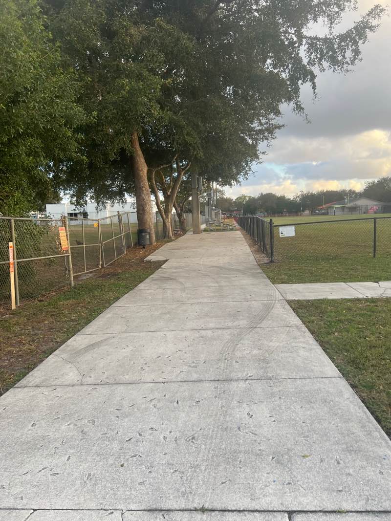 walking near me in Pasadena Park in spring