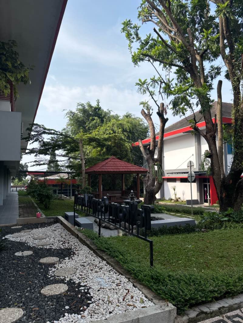 walking near me in taman PVJ in summer