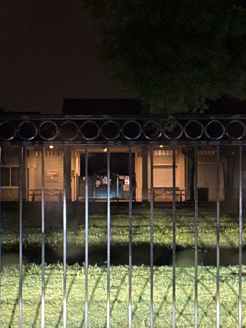 walking near me in Holly Park in spring