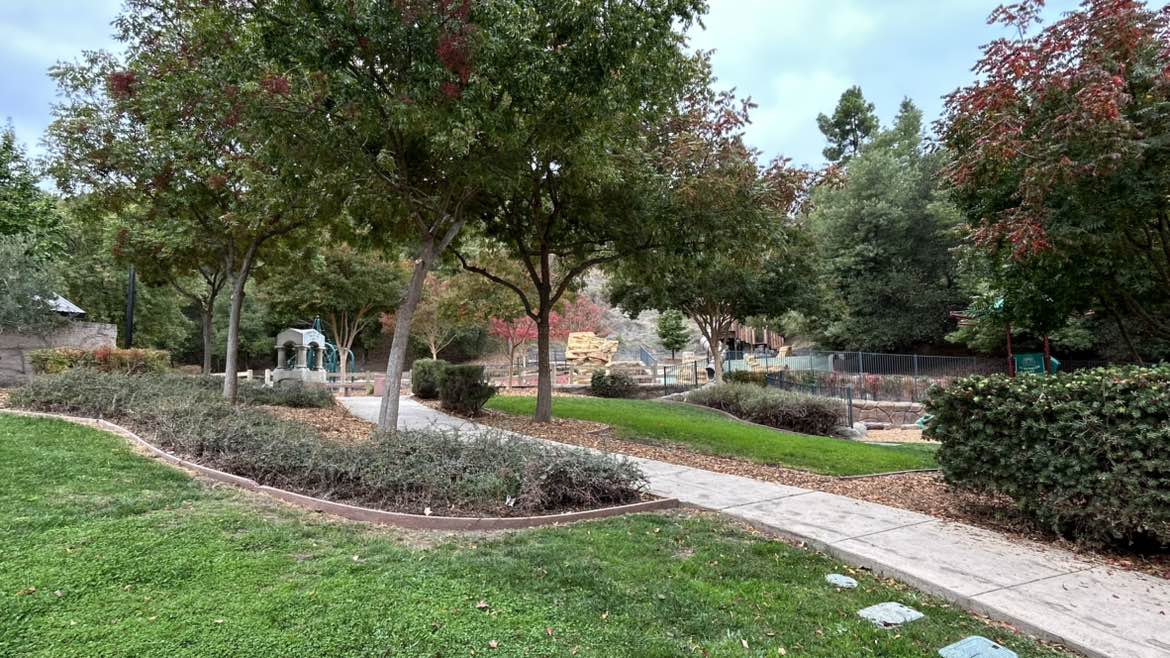 walking near me in Rankin Park in autumn