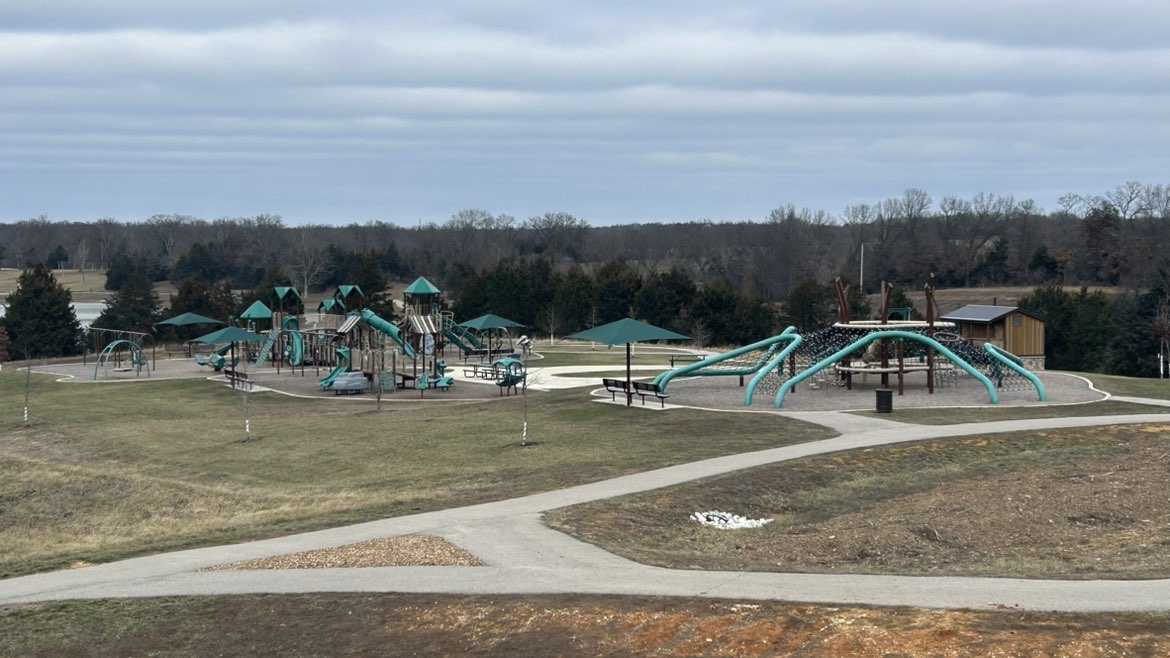 walking near me in Oglesby Park in winter
