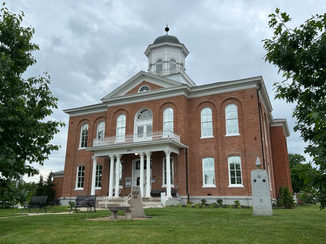 walking near me in Historic Court House Grounds in spring