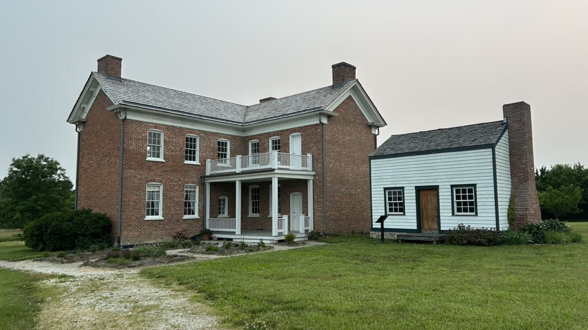 walking near me in Towne Park in summer
