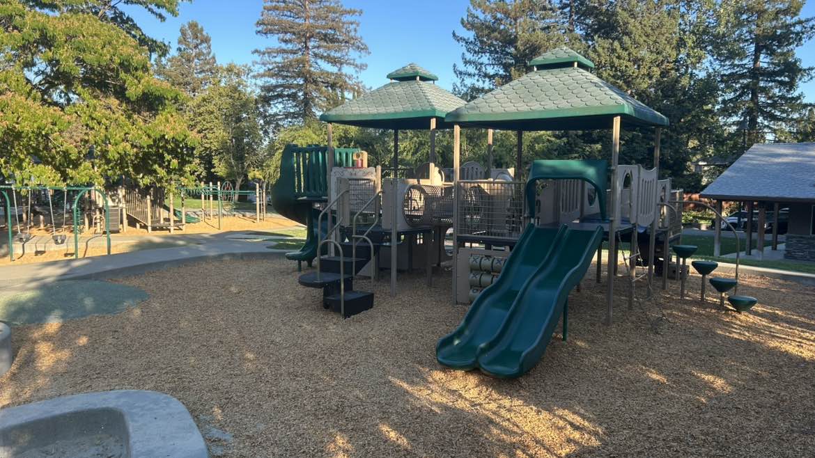 walking near me in Golden Hills Park in autumn