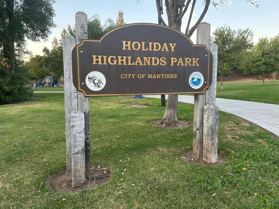 walking near me in Holiday Highlands Park in autumn