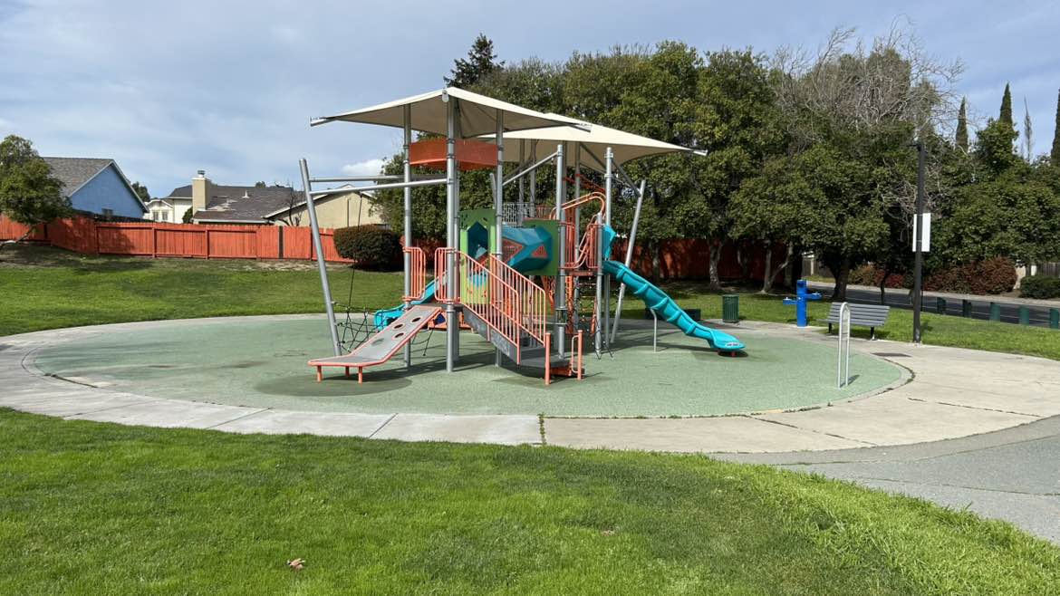 walking near me in Lynbrook Park in winter