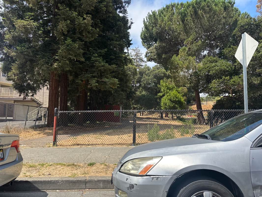 walking near me in Peralta Hacienda Park in autumn