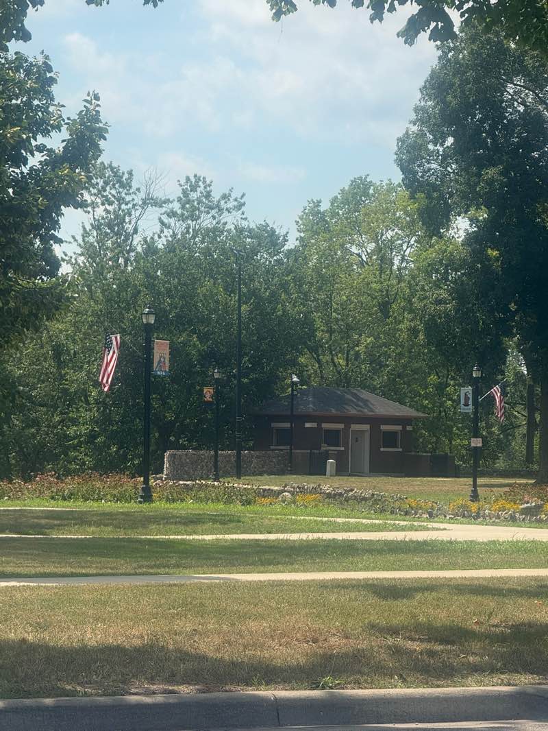 walking near me in Battell Park in autumn