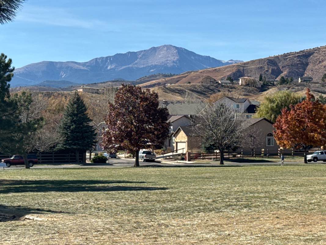 walking near me in Piñon Valley Park in autumn