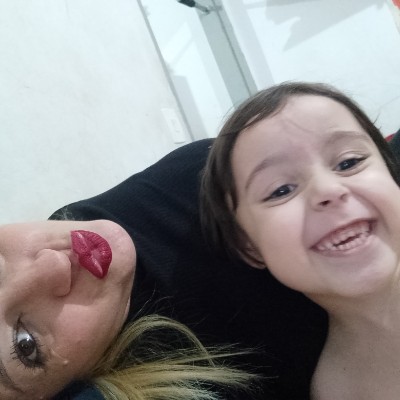 T-rex das pernas Priscilla Tanasovichi post image