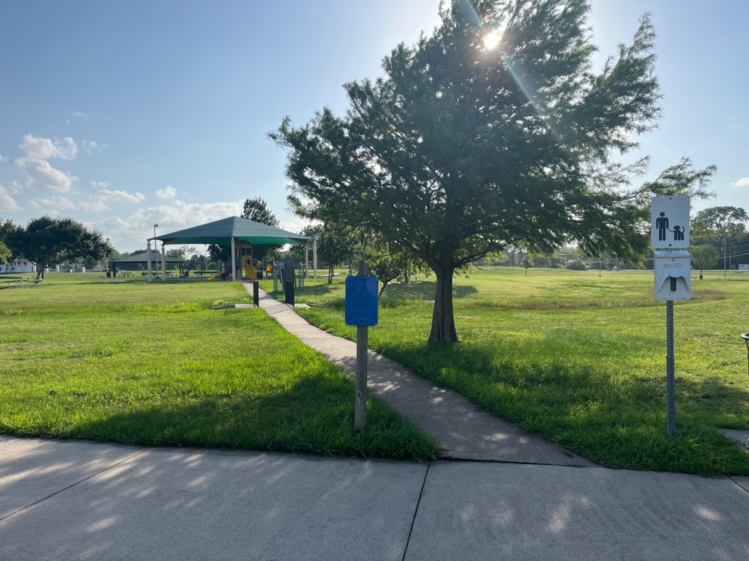 walking near me in Heritage Park in summer