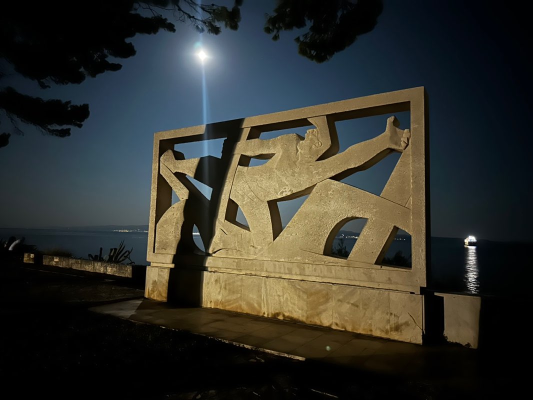 walking near me in Park pomoraca in autumn