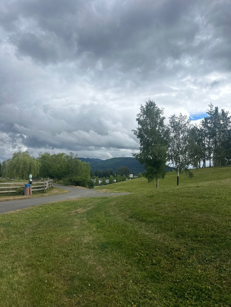 walking near me in Snoqualmie Community Park in summer