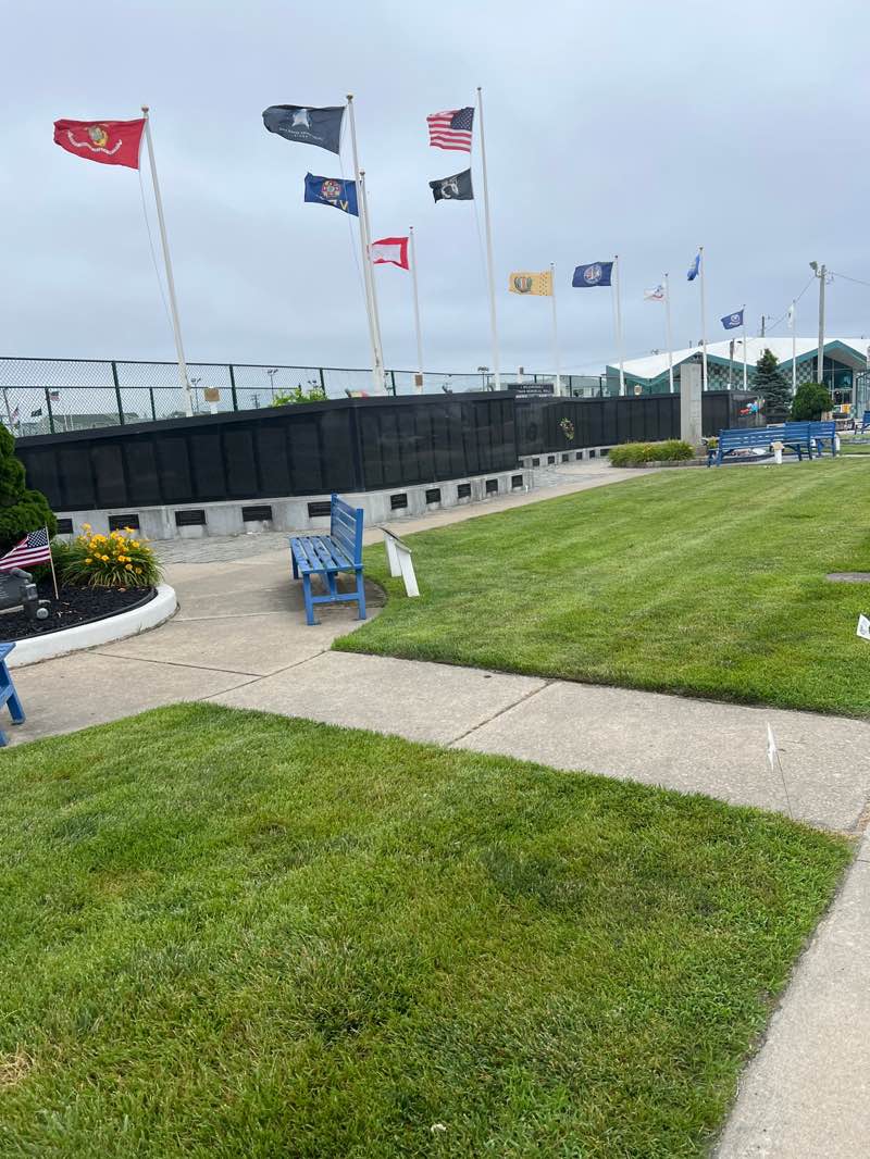 walking near me in Fox Park in summer